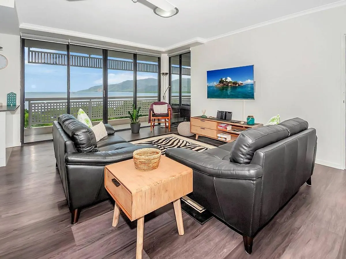 'Luxury Waterfront' Spectacular Oasis In The City Cairns