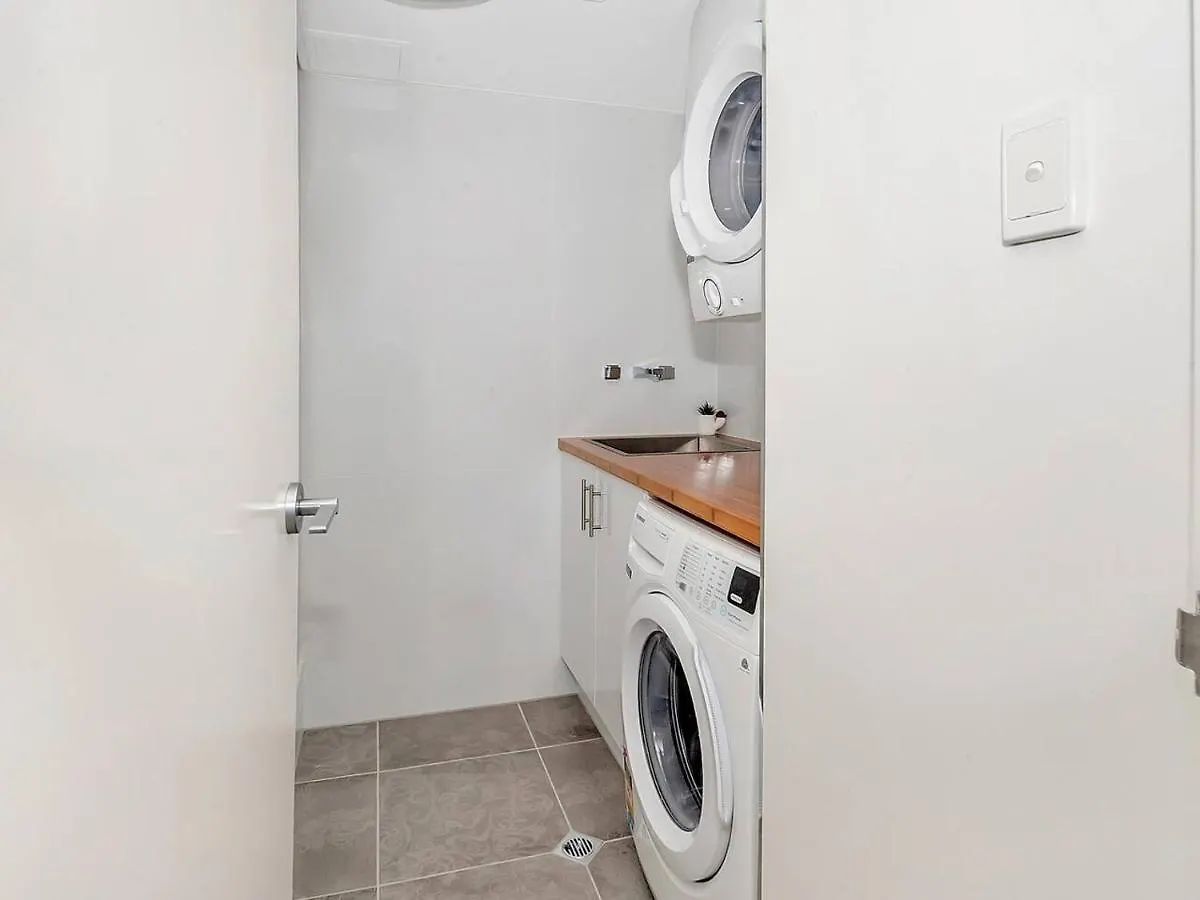 'Luxury Waterfront' Spectacular Oasis In The City Cairns Apartment
